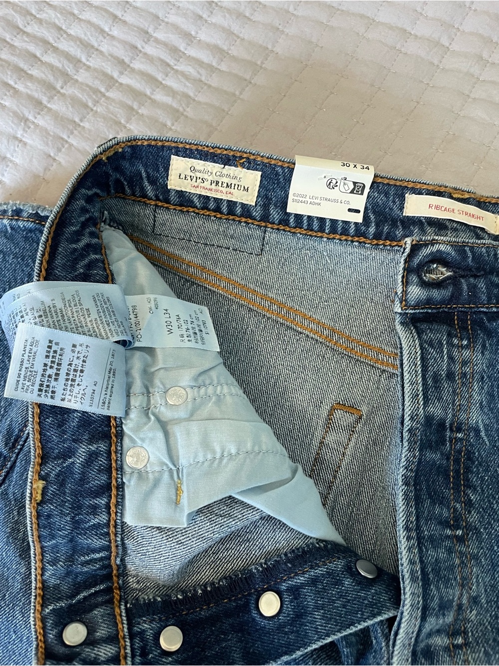 Levi’s Premium Ribcage Straight Jeans Sz 30 NWT High Rise Medium Wash - Picture 7 of 10